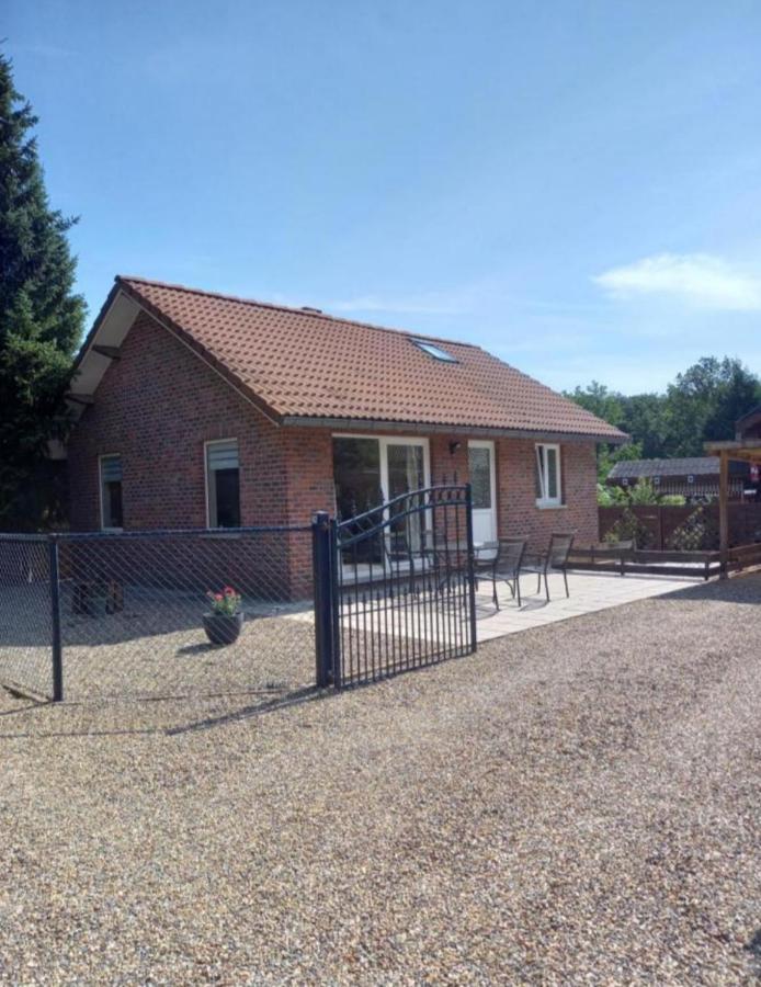 Villa Vakantiehuis el bosque à Dilsen-Stokkem Extérieur photo